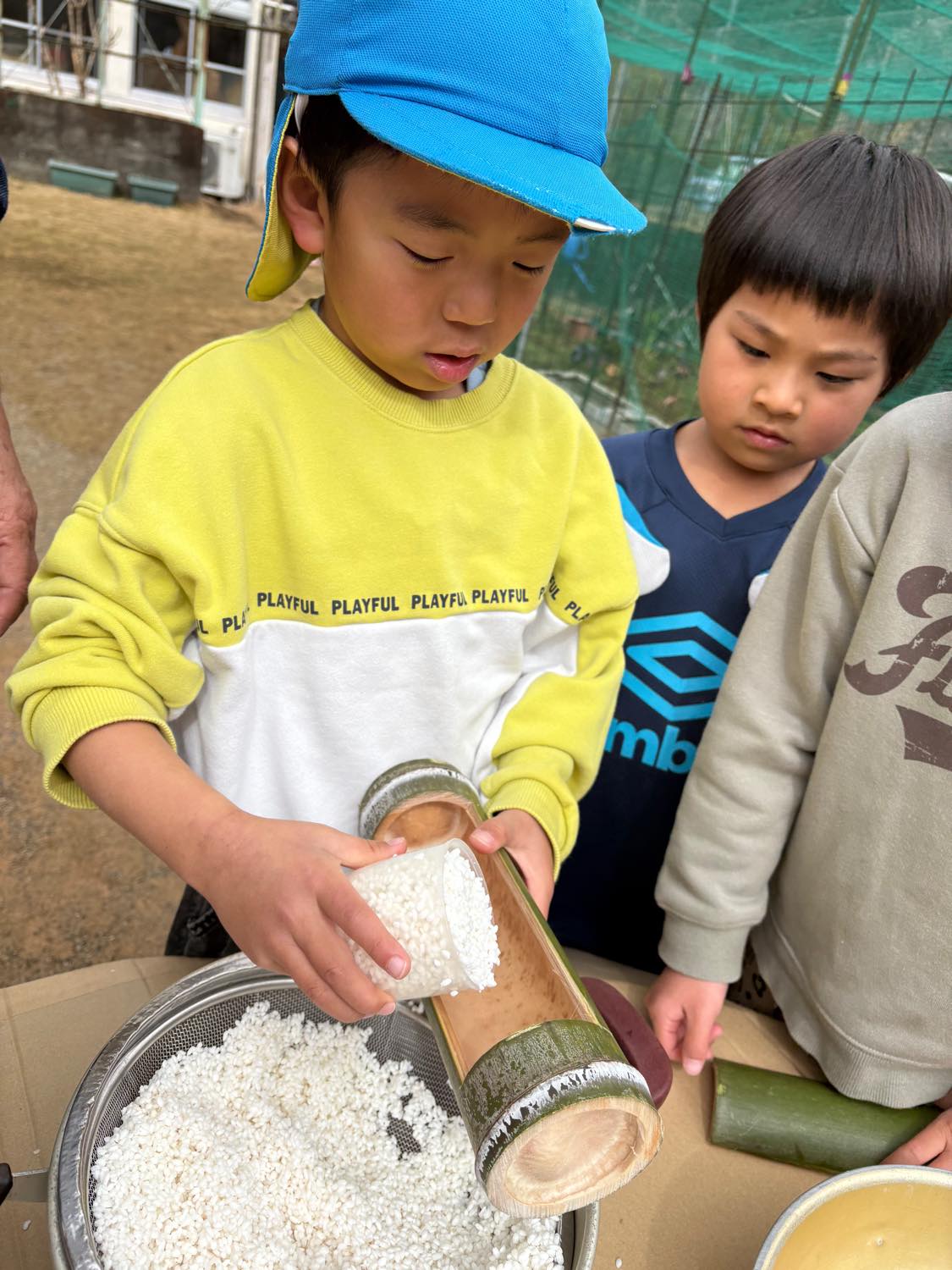 一合づつ竹に入れました